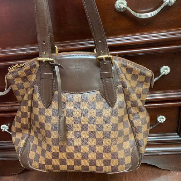 Authentic LV bag in good condition - Picture 1 of 8
